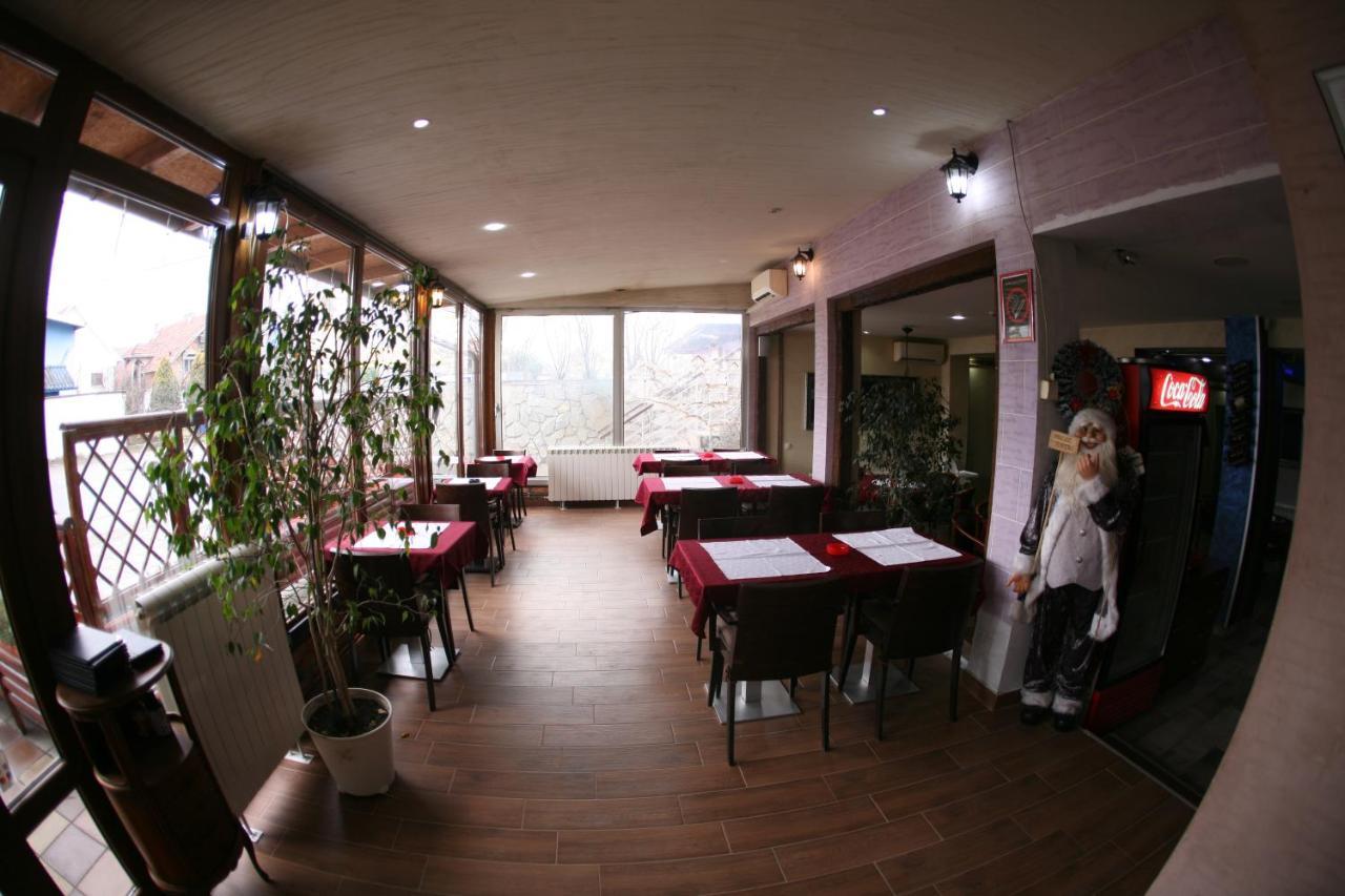 Rooms&Restaurant 43 Белград Екстериор снимка